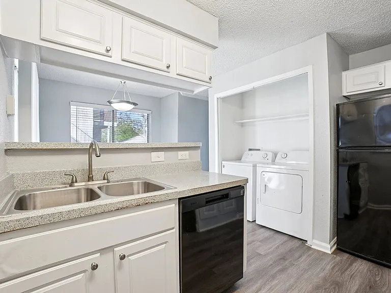 Don't Miss Out Biltmore Homes Leasing Fast — Photo 48