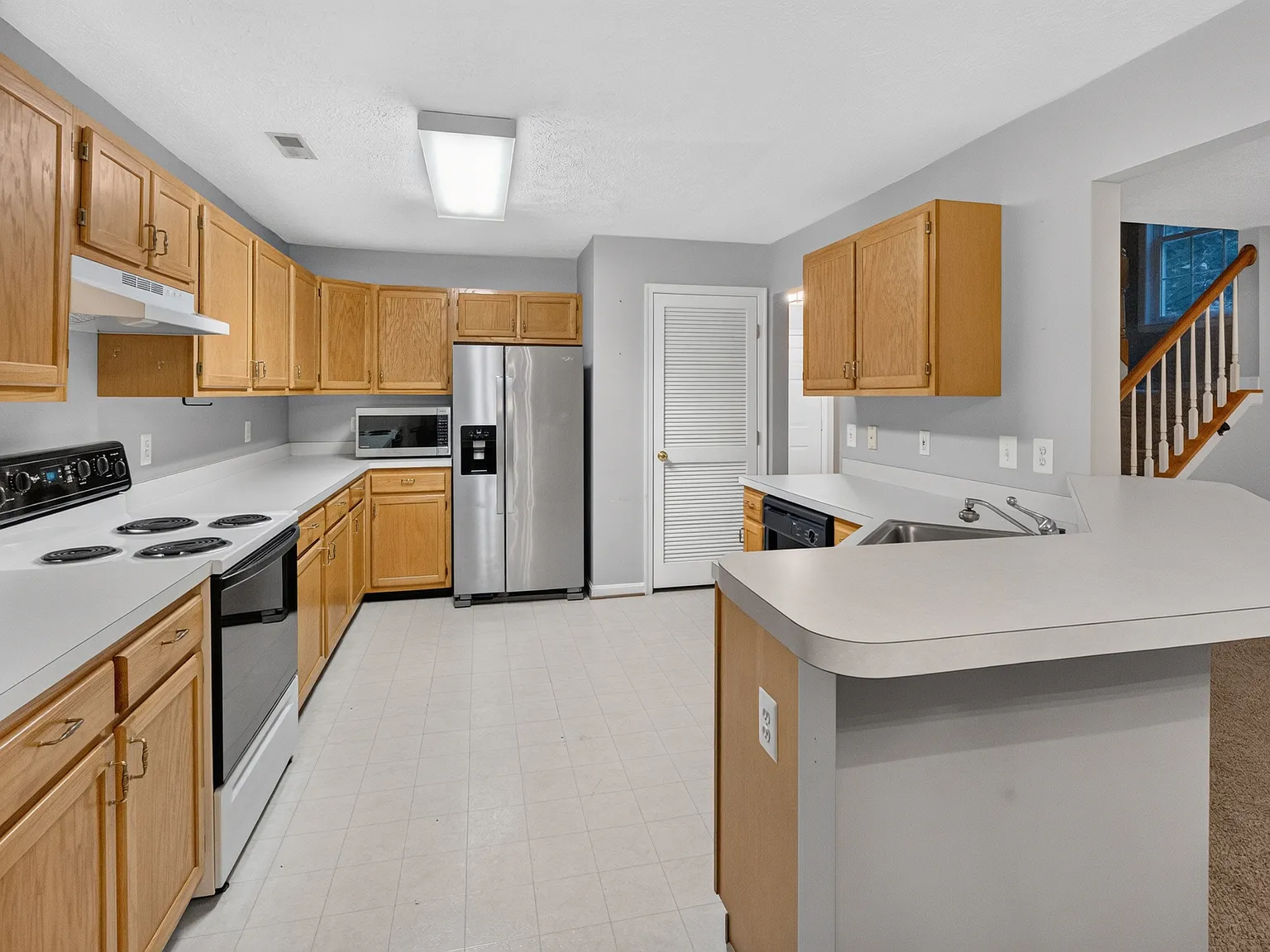3 bed, 2.5 bath, 1530 sqft, $2,200 — Photo 2