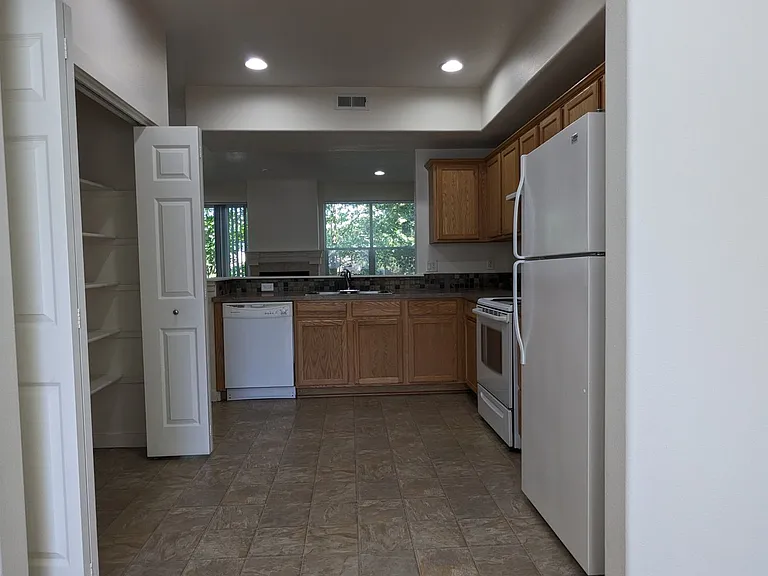 Halsey East Townhomes — Photo 78