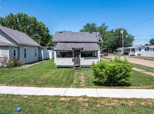 1017 E State St, Port Clinton, OH 43452