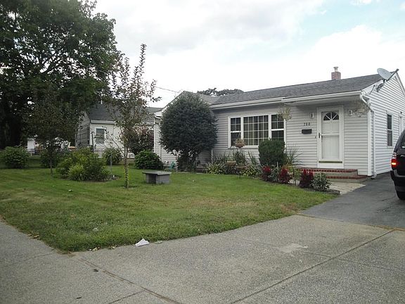 2nd image of 780 Shawmut Ave