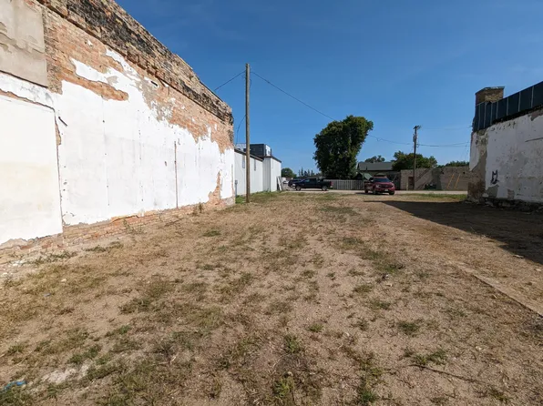 141 1st Ave S, Perham, MN 56573