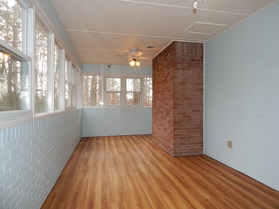 5th image of 2713 Smallwood Dr