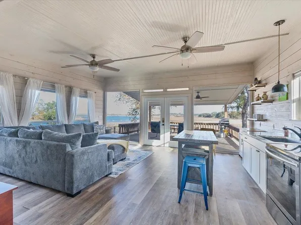 718 N Chaparral, Burnet, TX 78611