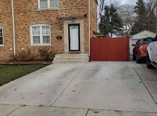 1873 Orchard St, Des Plaines, IL 60018