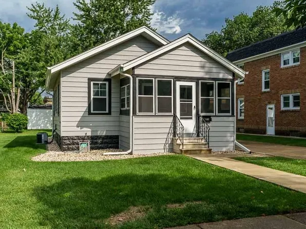 2305 Logan St, Rockford, IL 61103