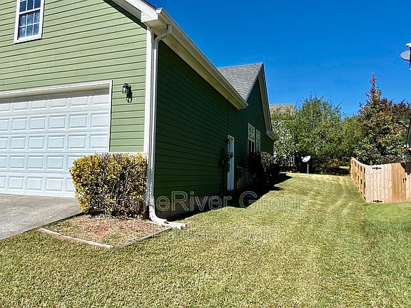 2nd image of 233 Brently Woods Dr