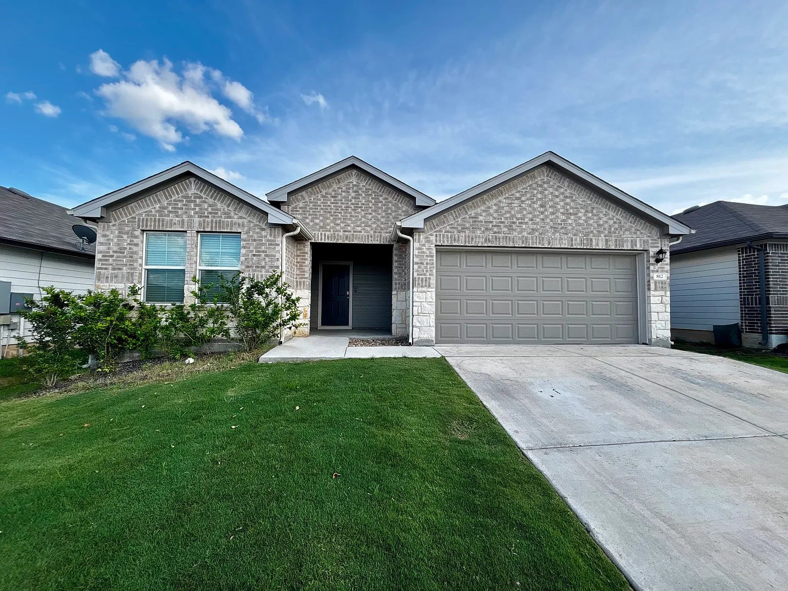 3 bed, 1574 sqft, $1,800 — Photo 1