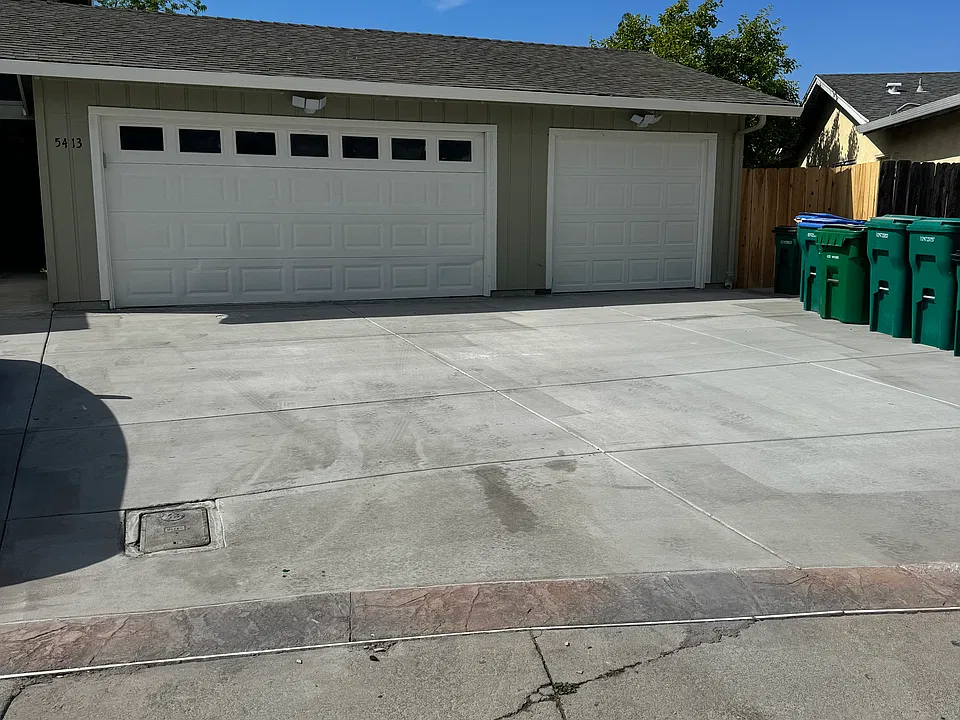 5411-5415 Carrington Cir