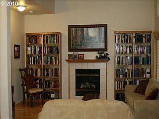 4th image of 1275 NE Birkshire Ct