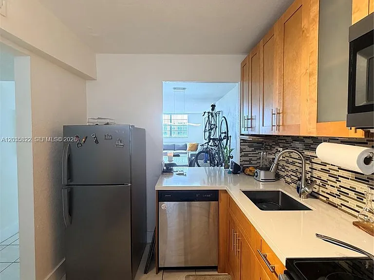 2903 N Miami Beach Blvd #406 — Photo 10