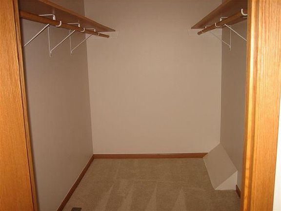 5th image of 3932 Meadow Brook Ct
