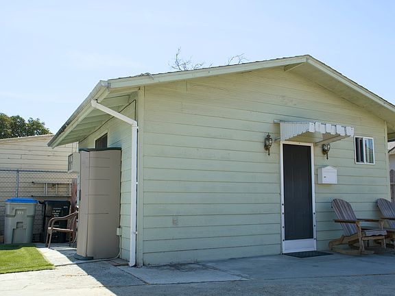 2nd image of 974 Harliss Ave #3