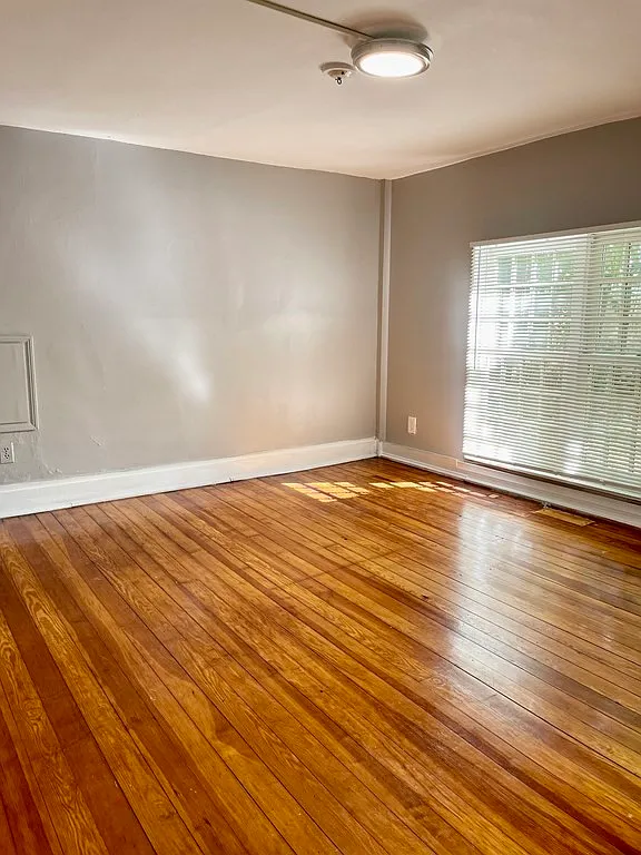 1 bed, 400 sqft, $1,750 — Photo 2