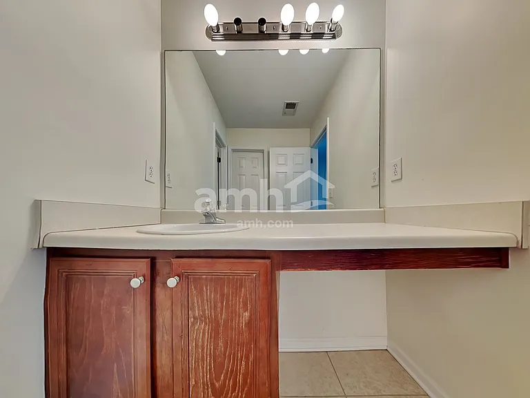 35 Hampton Pl — Photo 19