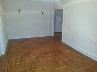 6220 60th St #2, Maspeth, NY 11378