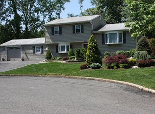 136 Apple Blossom Ln, Middletown, NJ 07748