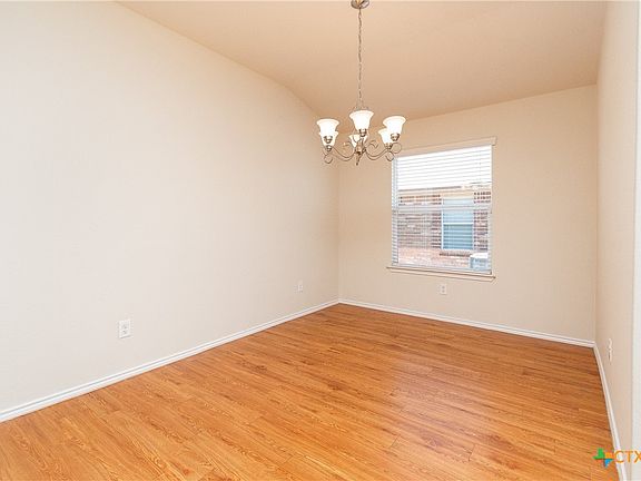 3rd image of 5003 Bridgewood Dr