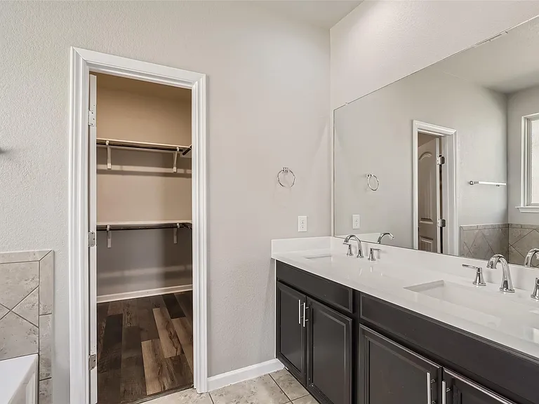 1505 Everts St — Photo 14