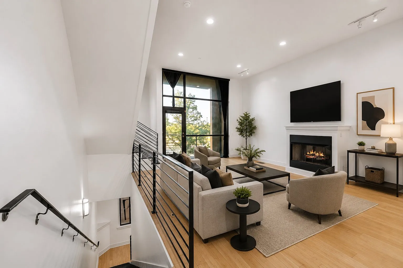3 bed, 3.5 bath, 2958 sqft, $5,000 — Photo 3