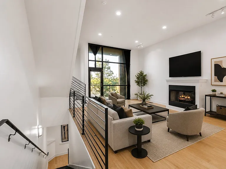 3200 Thomas Ave — Photo 3