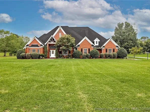 221 W Dove Ridge Ln, Spring Lake, NC 28390