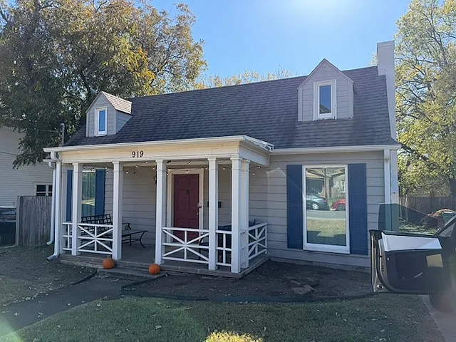 919 W Hickory St — Photo 30