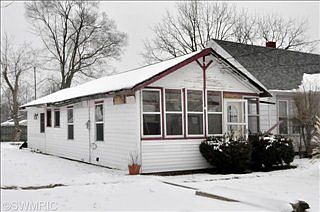 1st image of 548 Iroquois Ave