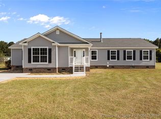 189 Little Coharie Ln, Roseboro, NC 28382