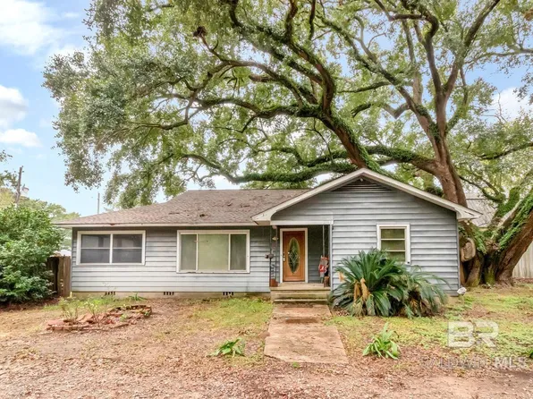 2762 Hillcrest Rd, Mobile, AL 36695