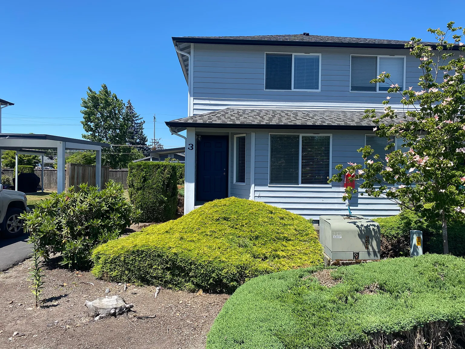 121 Kensington Ave SW — Photo 2