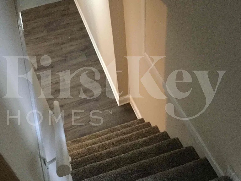 8044 S Maplewood Ave — Photo 12