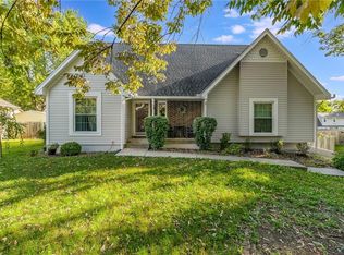335 NW Weschester Dr, Blue Springs, MO 64014