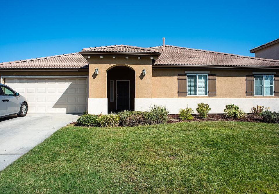 2nd image of 1220 Serinidad Way