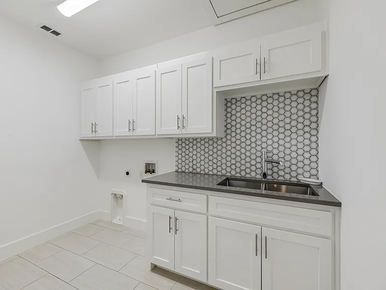 4139 Allencrest Ln — Photo 26