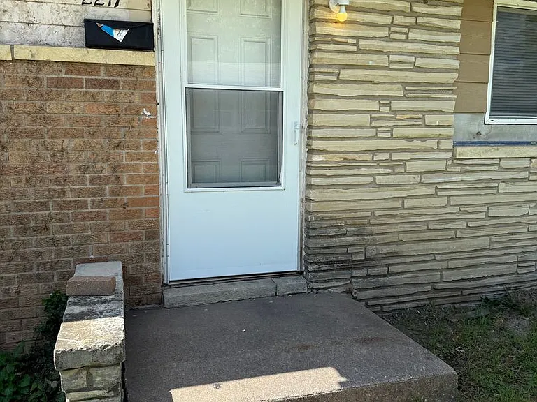 2217 S Water St #1 — Photo 1