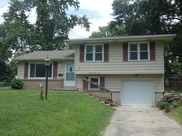 1402 NE 67th St, Gladstone, MO 64118