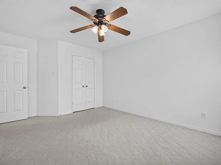 4414 Ringrose Dr — Photo 36
