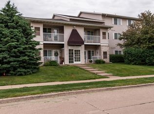 871 37th Ave NW UNIT D, Rochester, MN 55901