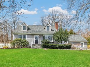 12 Lancaster Dr, Norwalk, CT 06850