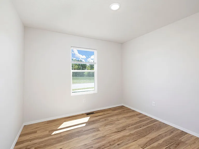 781 W Navajo St — Photo 15