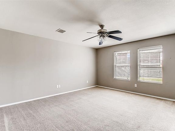 4th image of 2767 Hacienda Lake Dr
