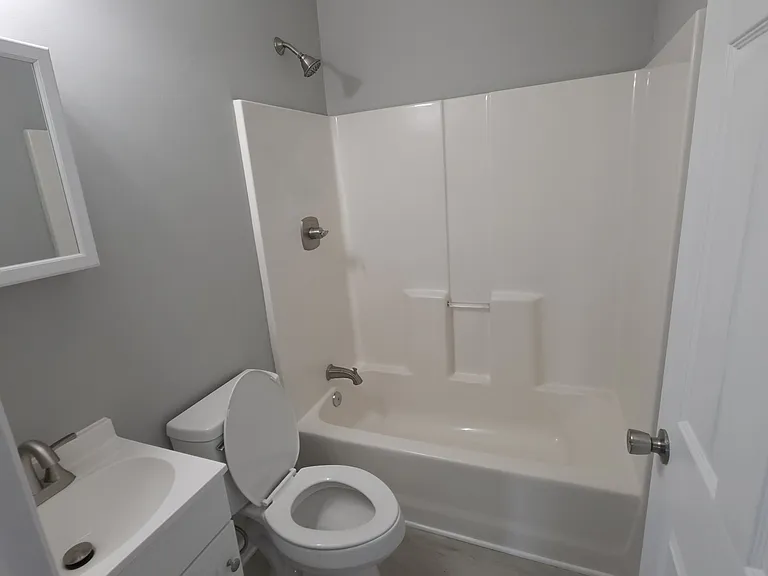 6414 Amanda Way — Photo 3