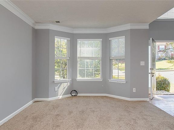 2nd image of 1657 Bennett Dr