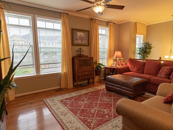 3rd image of 1401 Townhouse Way