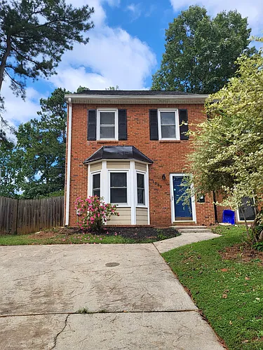 1339 Poplar Pointe SE Photo 1