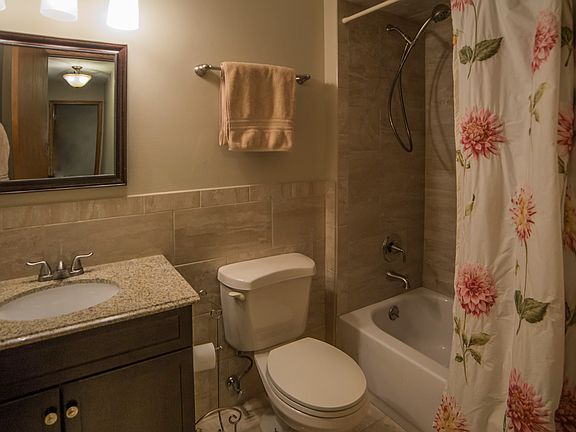 2nd Full Bath Upstairs