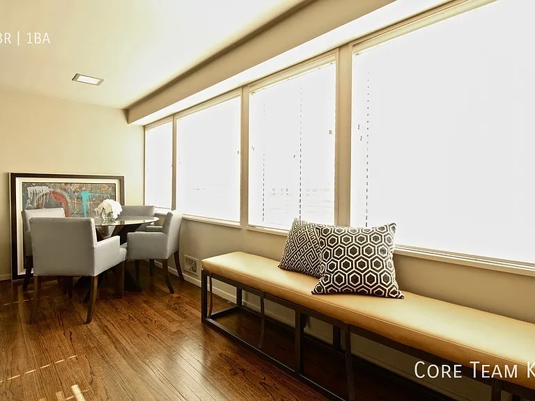 1020 W 44th St #6 — Photo 16