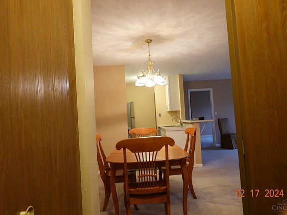 2nd image of 5991 Meadowcreek Dr #3