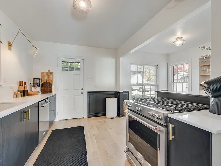 6511 Gaston Ave — Photo 10